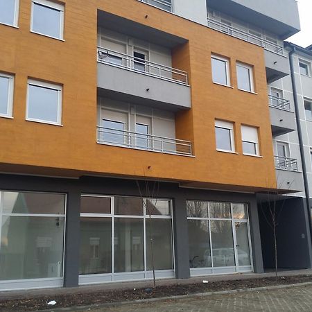 Apartment Jelena Зренянин Экстерьер фото